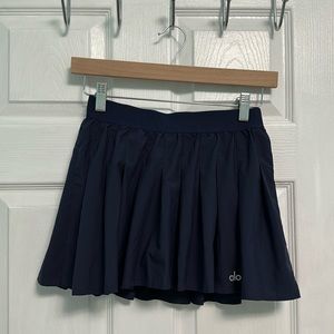 Alo Yoga Varsity Mini Tennis Skirt in Navy Blue